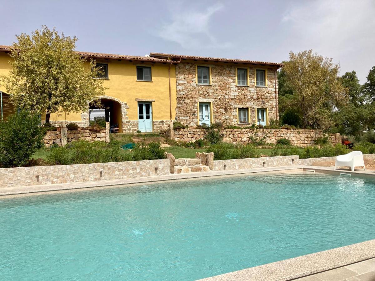 Agriturismo Is Conchisceddas Gonnosfanàdiga 外观 照片