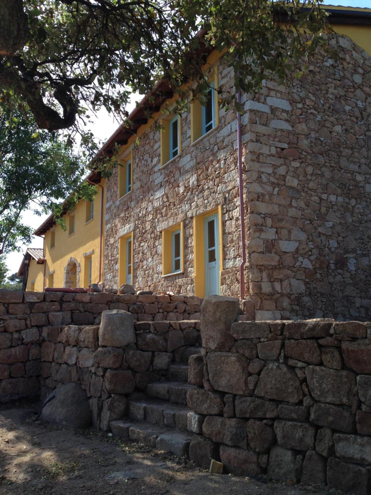 Agriturismo Is Conchisceddas Gonnosfanàdiga 外观 照片